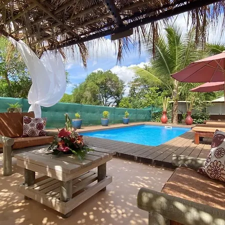 Charming House In Albion With Shared Pool Villa